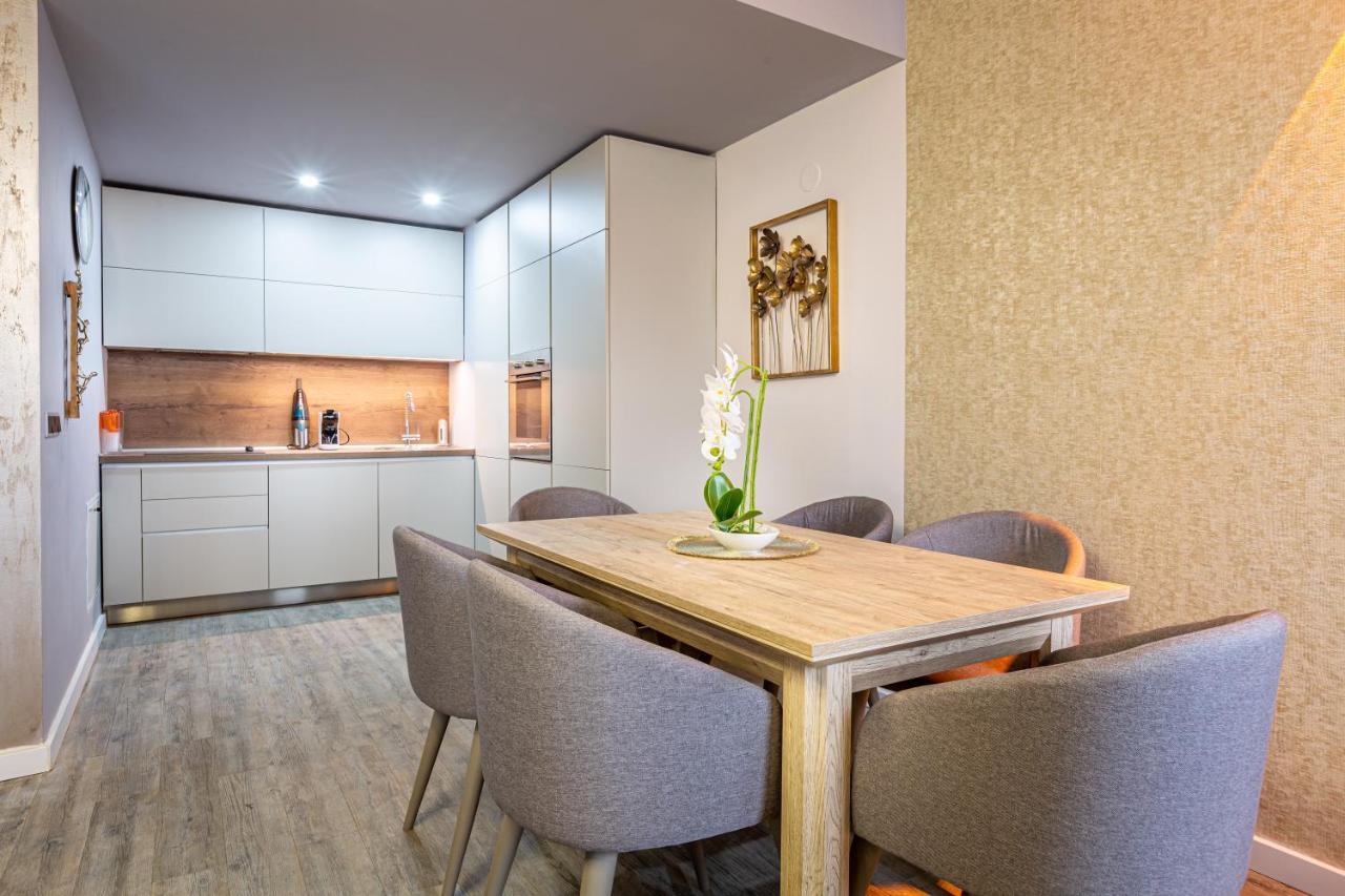 פויאנה ברשוב Kron Luxury 2 Bedroom Apartment In Silver Mountain מראה חיצוני תמונה